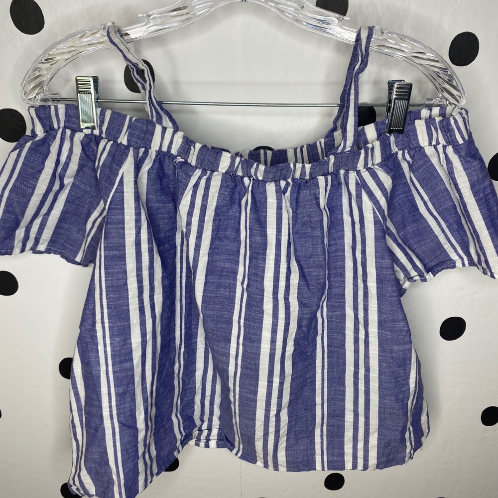 🌈5/$25🌈adorable blue/white off shoulders blouse - Picture 3 of 8